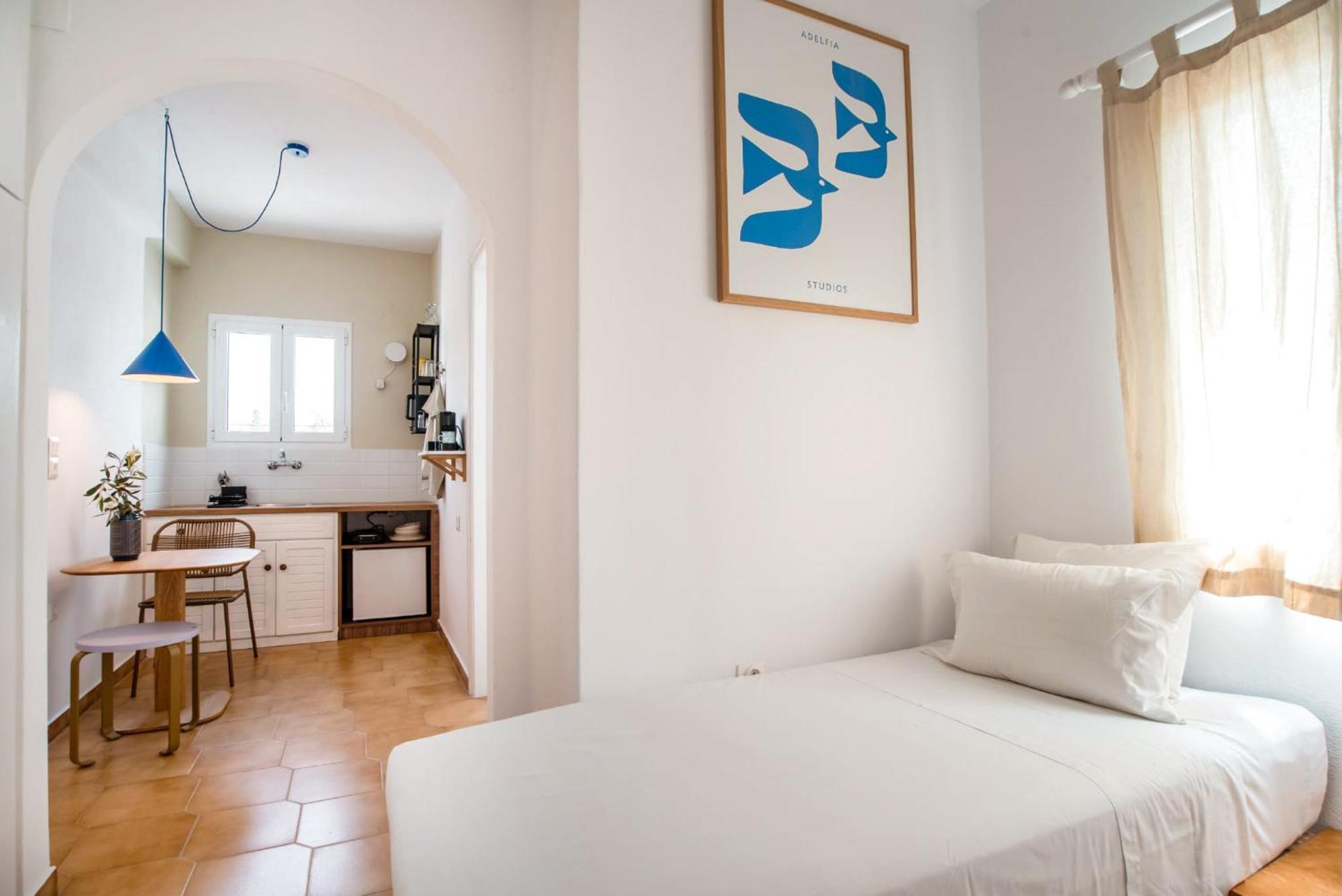 Adelfia Studios Párosz Kültér fotó