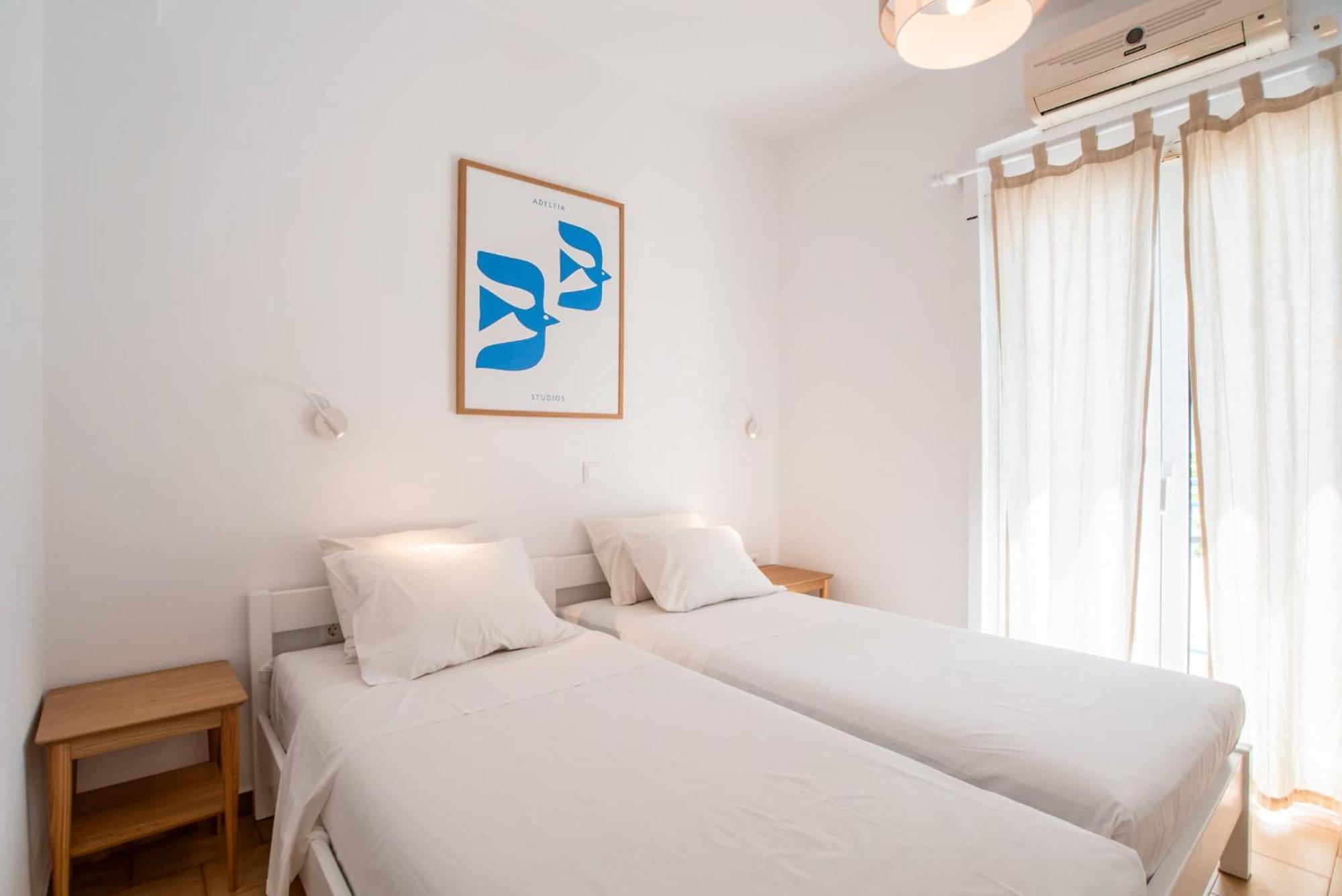 Adelfia Studios Párosz Kültér fotó