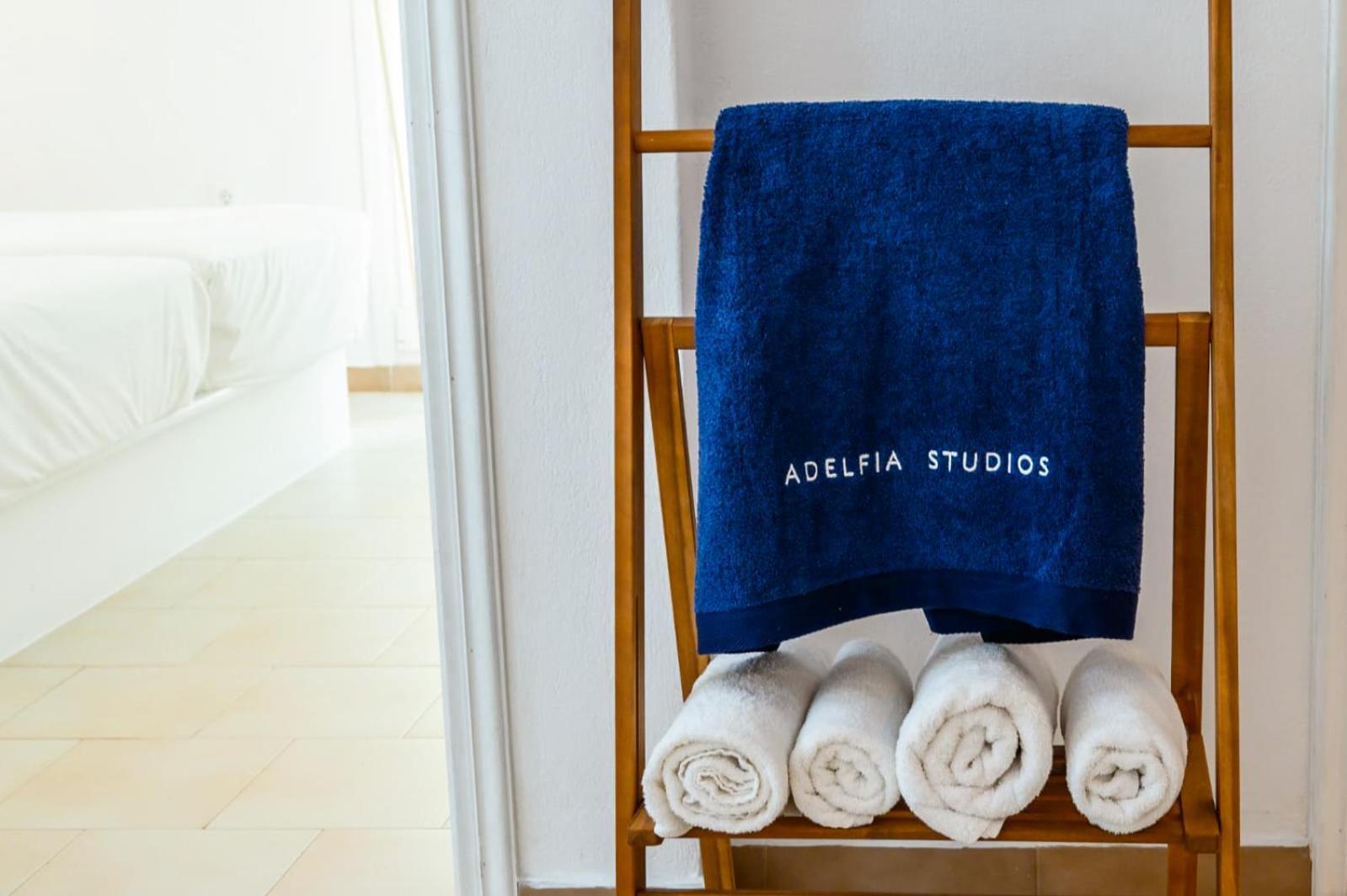 Adelfia Studios Párosz Kültér fotó